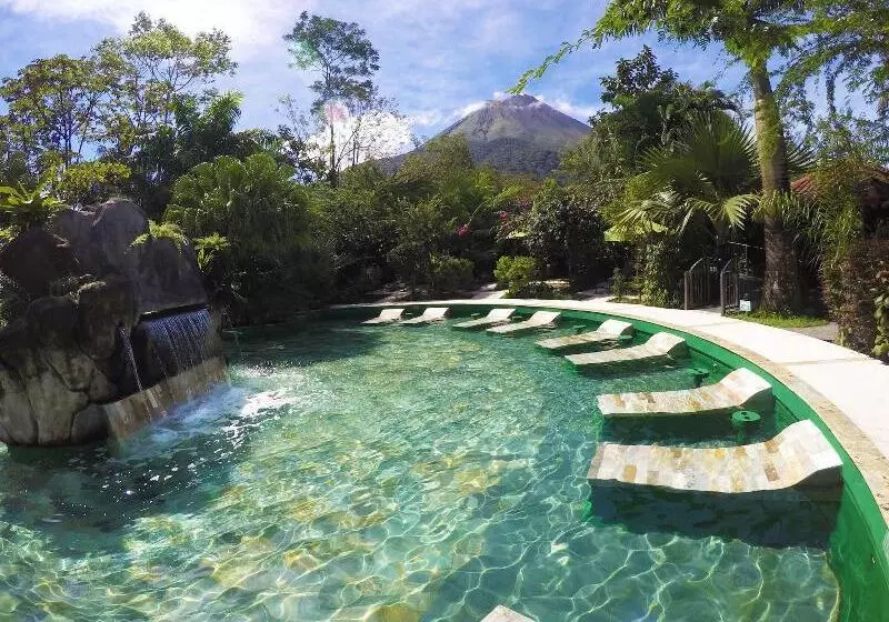 Hotelli Paradise Hot Springs Thermal Resort