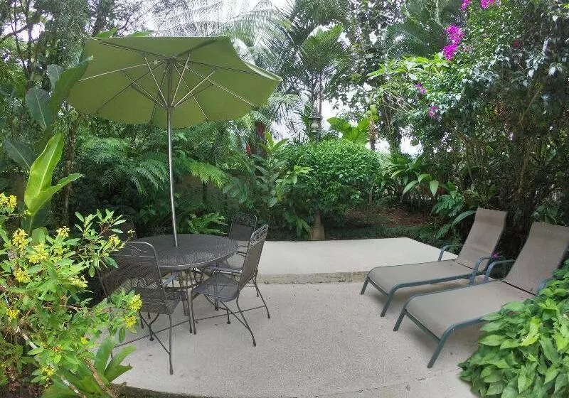 Hotelli Paradise Hot Springs Thermal Resort