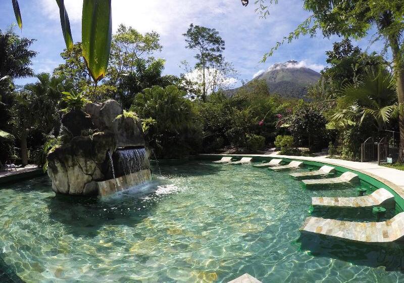 בית מלון כפרי Paradise Hot Springs Thermal Resort