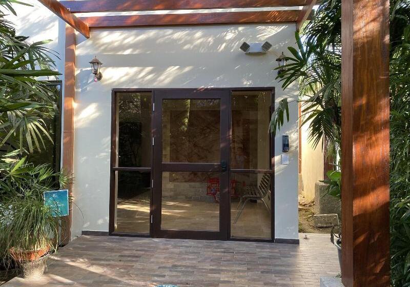 בית מלון כפרי Paradise Hot Springs Thermal Resort