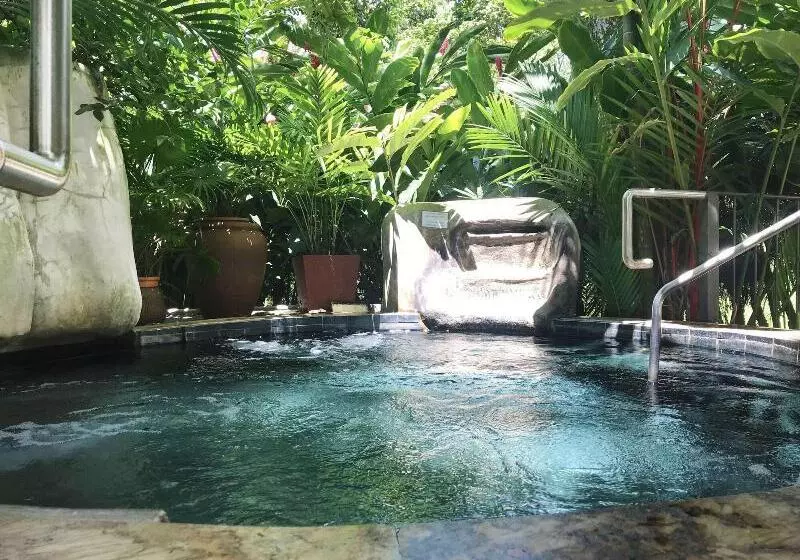 Hotelli Paradise Hot Springs Thermal Resort