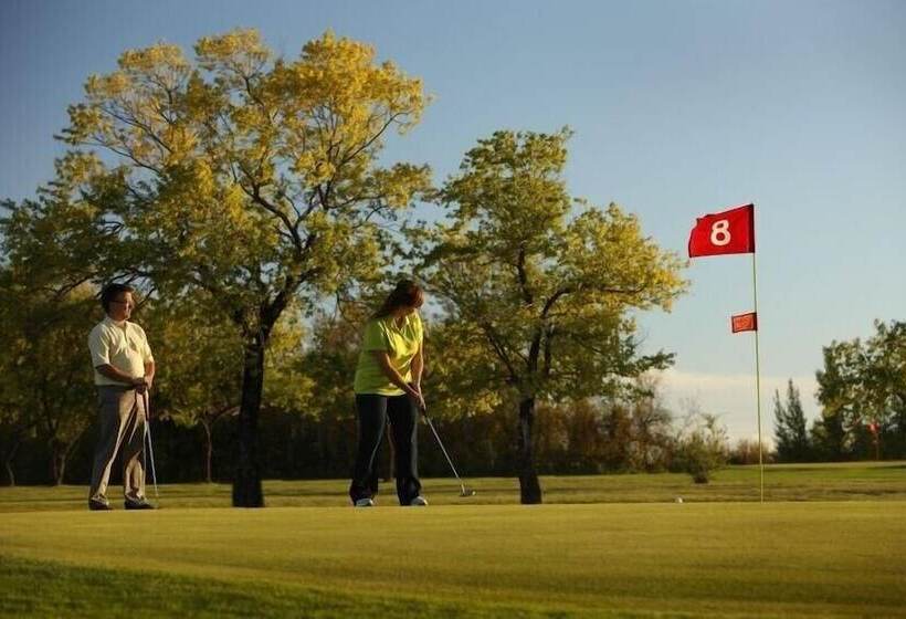 Lakefront Cottage In Manitou Beach