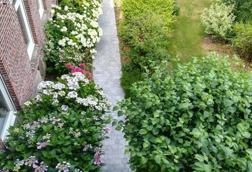 ペンション Monts Et Merveilles