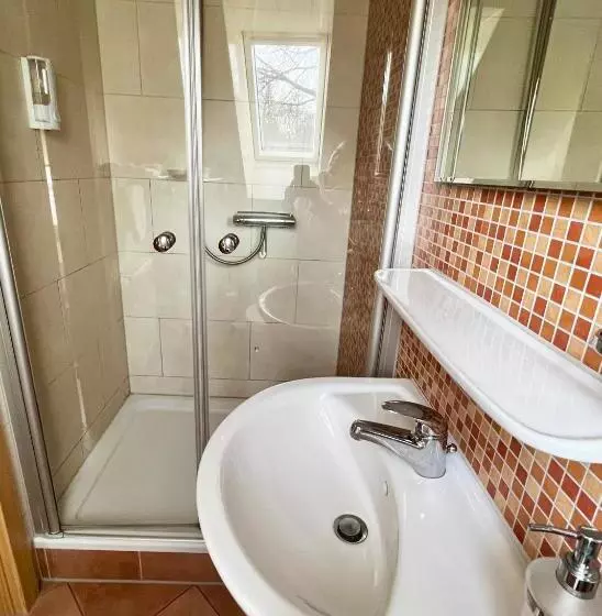 Aamiaismajoitus (B&B) Pension Kolibri