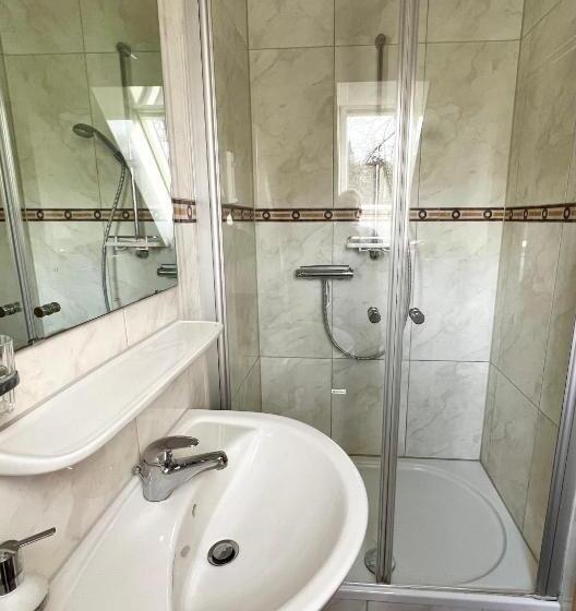 مبيت وإفطار Pension Kolibri