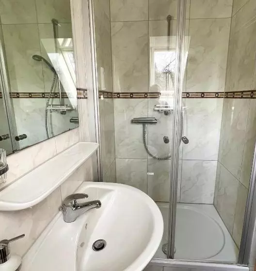 Aamiaismajoitus (B&B) Pension Kolibri