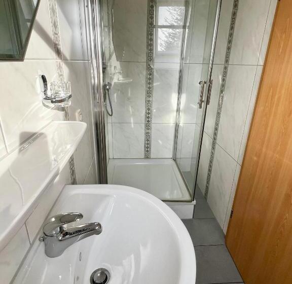 مبيت وإفطار Pension Kolibri