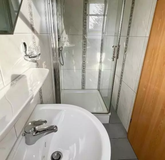 Aamiaismajoitus (B&B) Pension Kolibri