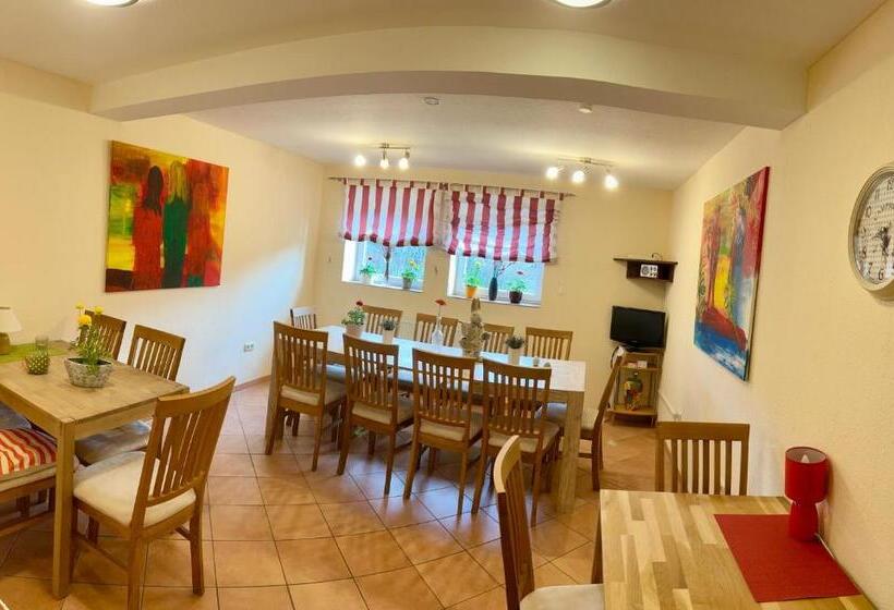 مبيت وإفطار Pension Kolibri