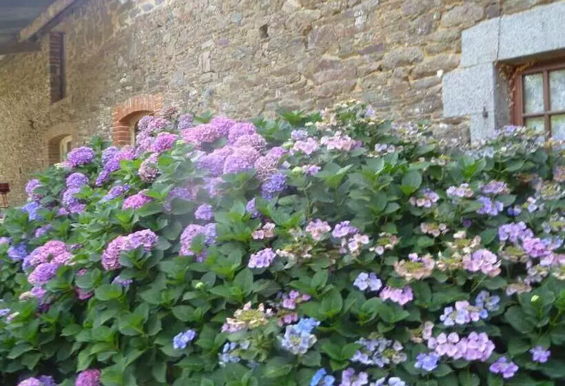 Aamiaismajoitus (B&B) Chambres Les Champs De Roz