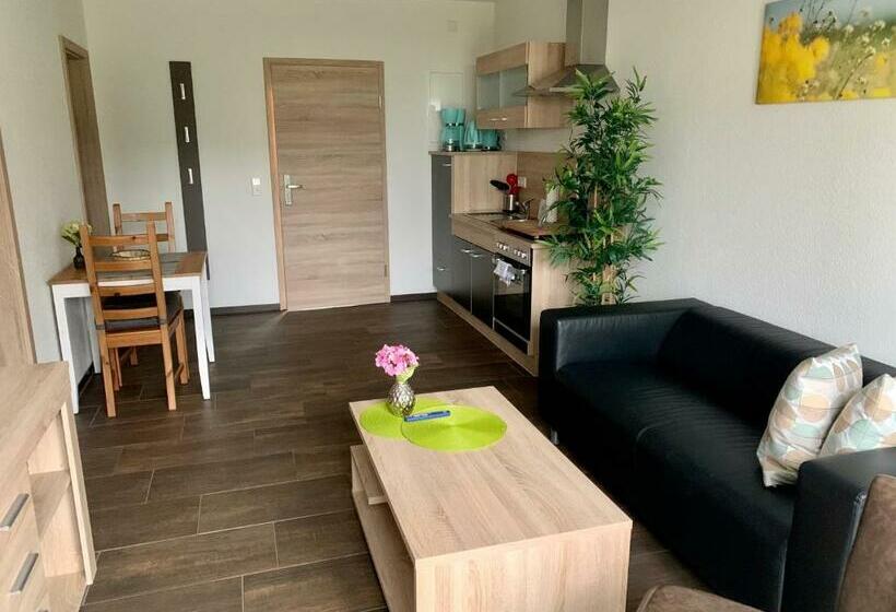 住宿加早餐  Landhaus Am Schaalsee