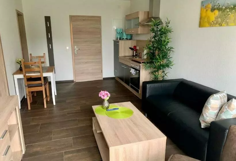 Aamiaismajoitus (B&B) Landhaus Am Schaalsee