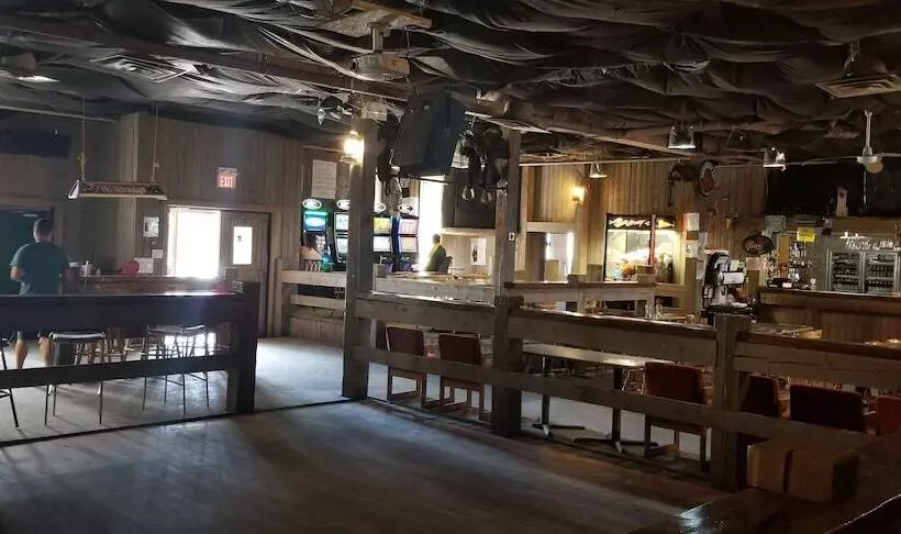 Gibbons Hotel &tavern