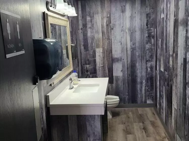 Gibbons Hotel &tavern