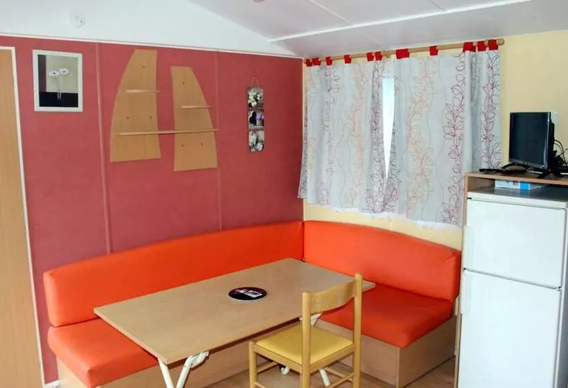 ホテル Camping Du Pontis