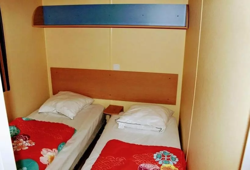 ホテル Camping Du Pontis