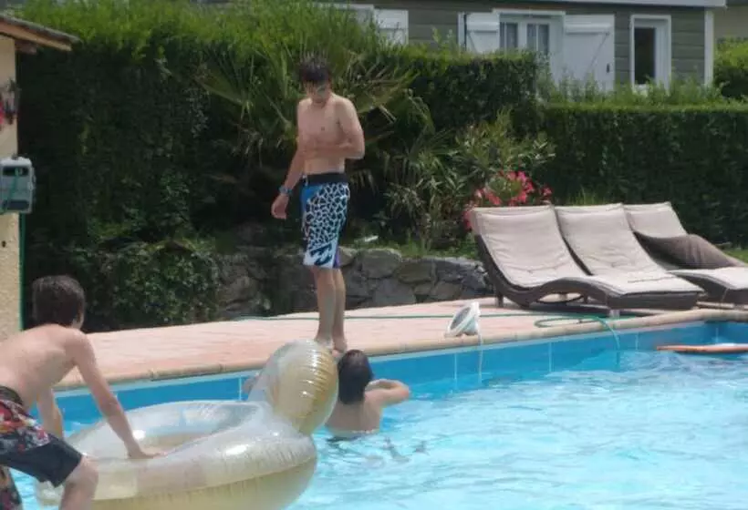 Hotelli Espace Pyrénées Loisirs Campsite