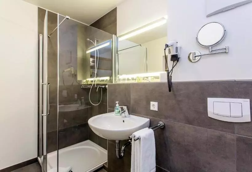 Hotelli Holzscheiter