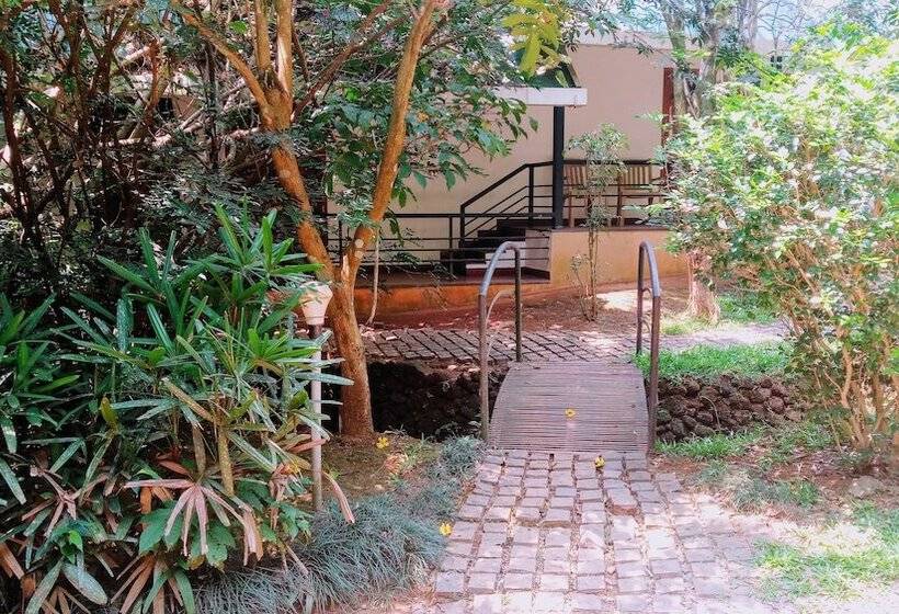 בית מלון כפרי Vythiri Greens Resort