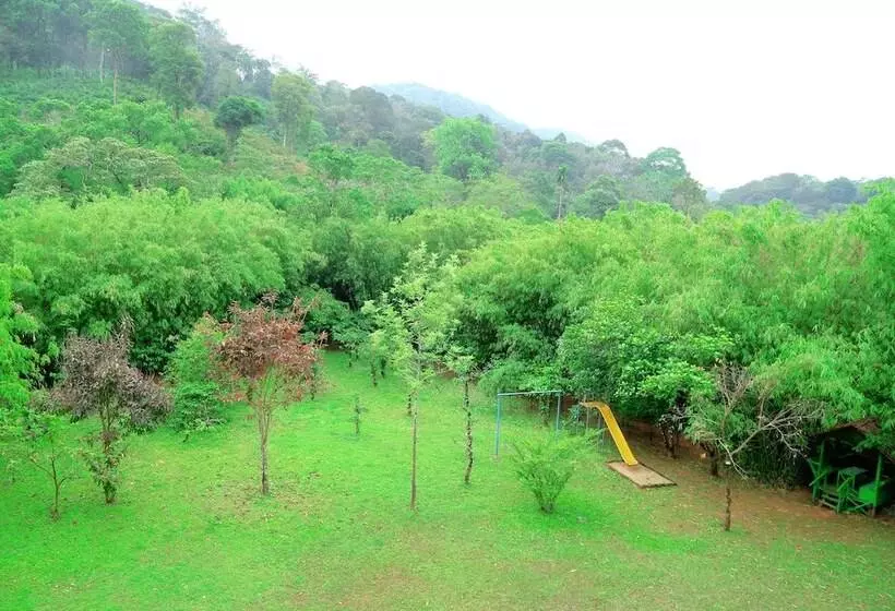 Hotelli Vythiri Greens Resort