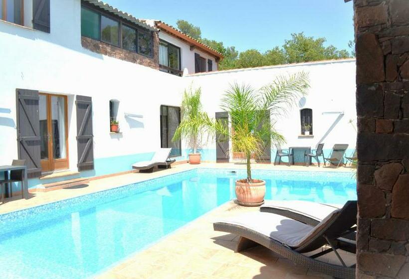 פנסיון Le Patio Bleu