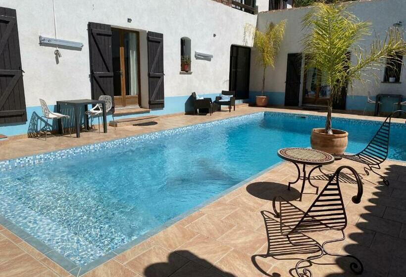 פנסיון Le Patio Bleu