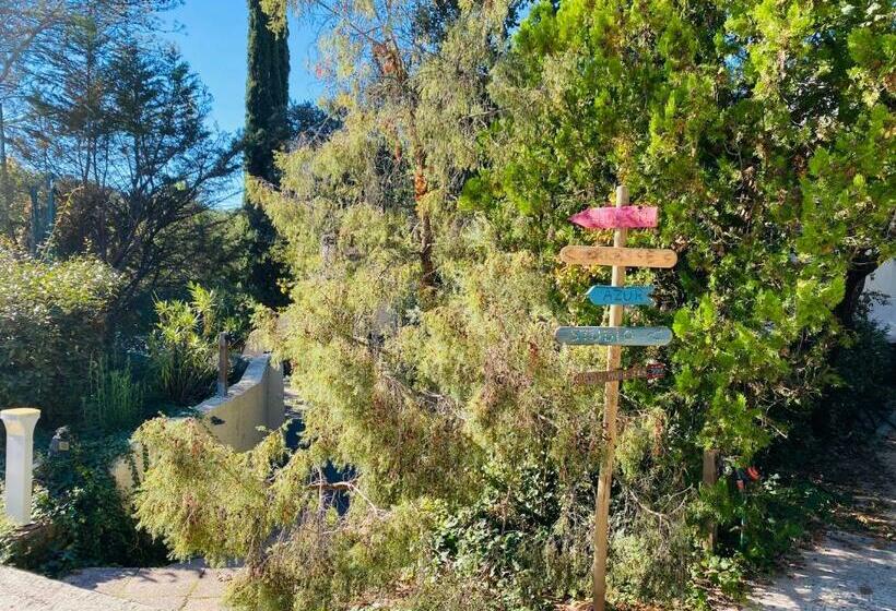 פנסיון Le Patio Bleu