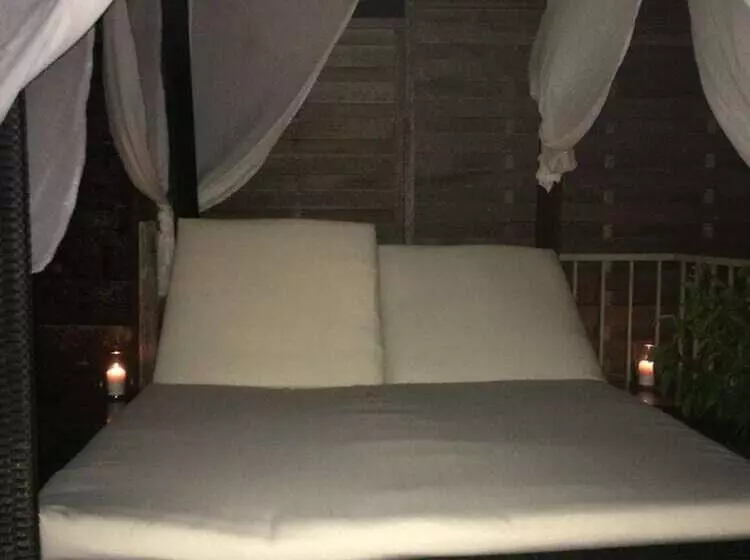 Majatalo Nico Zen Home