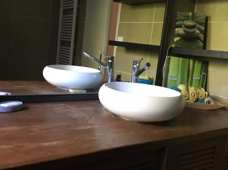 Majatalo Nico Zen Home