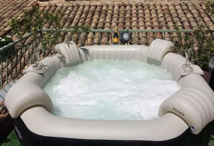 Majatalo Nico Zen Home