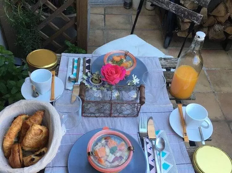 Majatalo Nico Zen Home