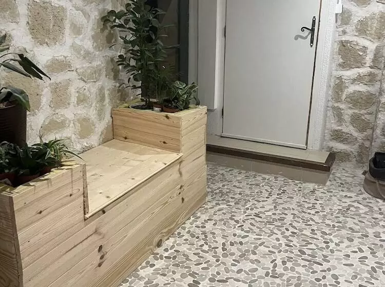 Majatalo Nico Zen Home