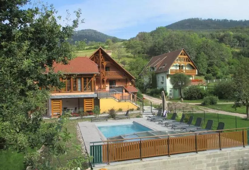 Aamiaismajoitus (B&B) Maison D Hôtes La Cerisaie