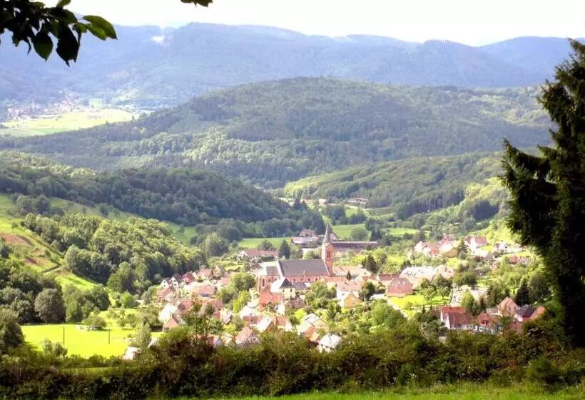 Aamiaismajoitus (B&B) Maison D Hôtes La Cerisaie