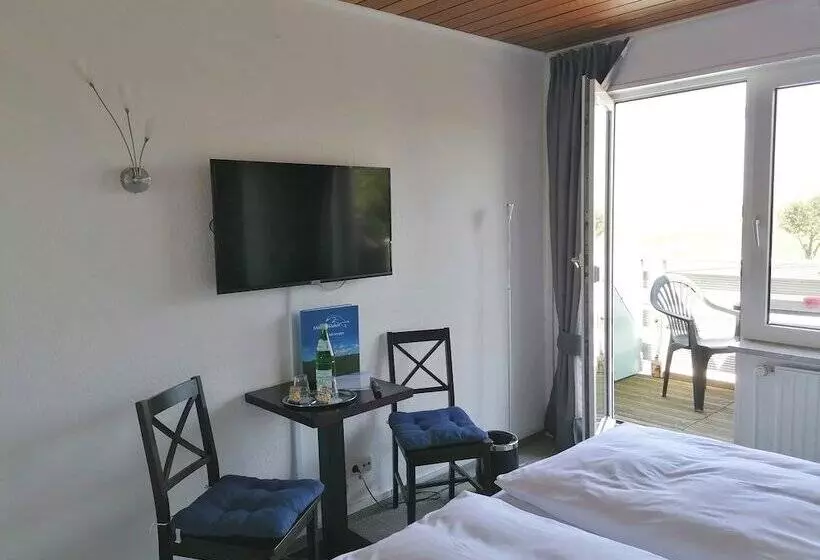 ベッドアンドブレックファースト Möven Kieker