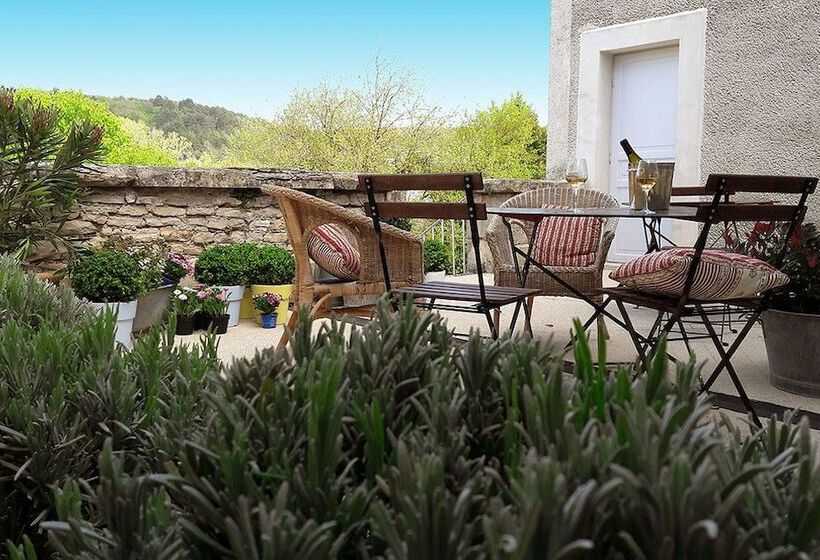 مبيت وإفطار Une Maison De Famille