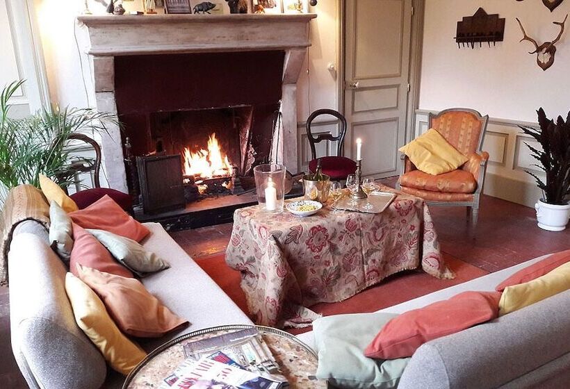 مبيت وإفطار Une Maison De Famille