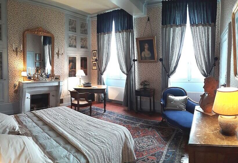 مبيت وإفطار Une Maison De Famille