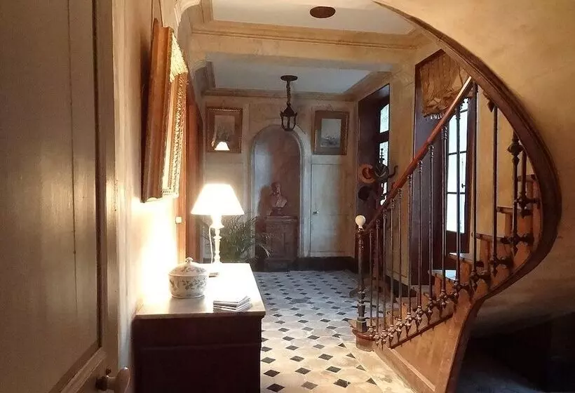 Aamiaismajoitus (B&B) Une Maison De Famille