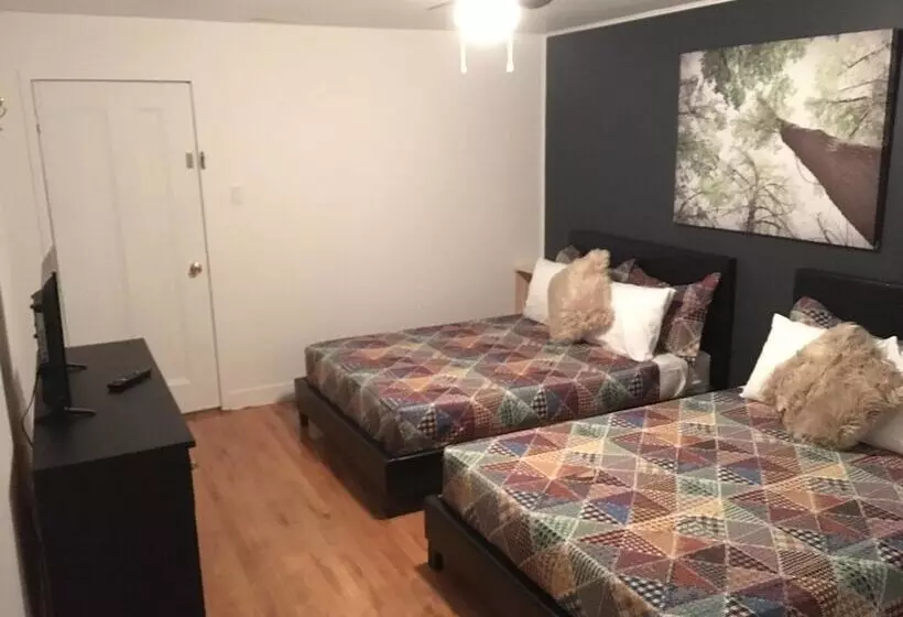 Hostelli Auberge Au Toit Rouge