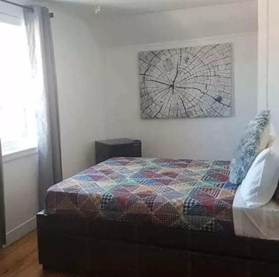 Hostelli Auberge Au Toit Rouge