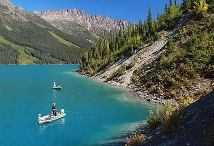 Hotelli Fortress Lake Wilderness Retreat