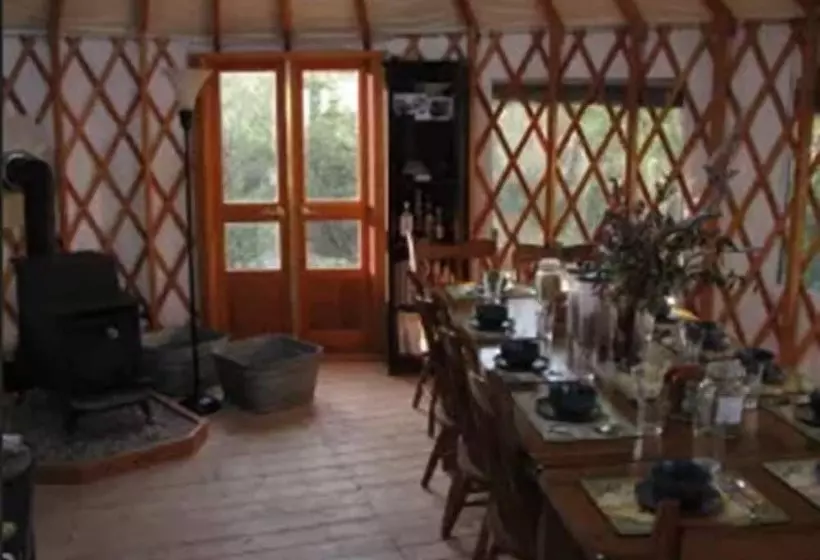 Hotelli Fortress Lake Wilderness Retreat