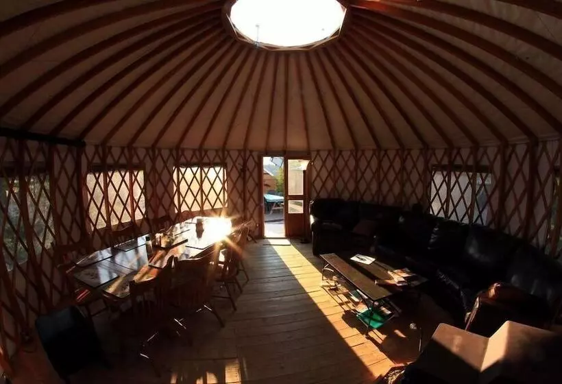 Hotelli Fortress Lake Wilderness Retreat