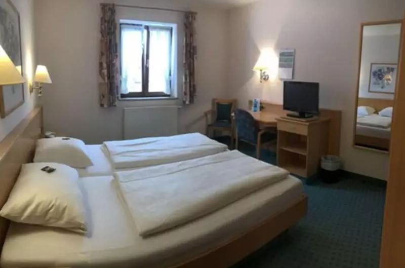 Hotelli Landgasthof Schrüfer