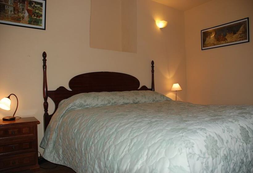 ペンション Rifugio Della Rocca