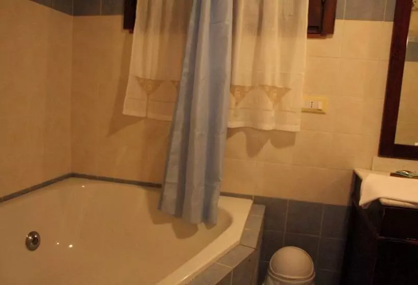 Majatalo Rifugio Della Rocca