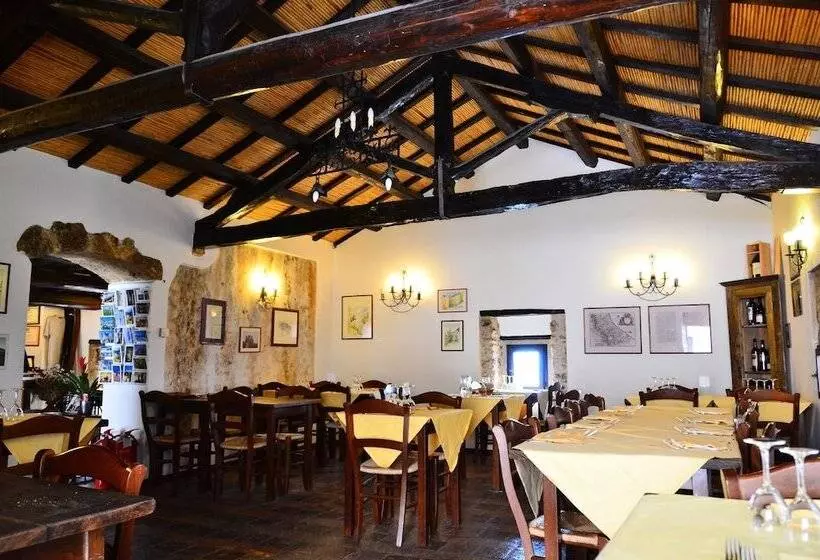 Majatalo Rifugio Della Rocca