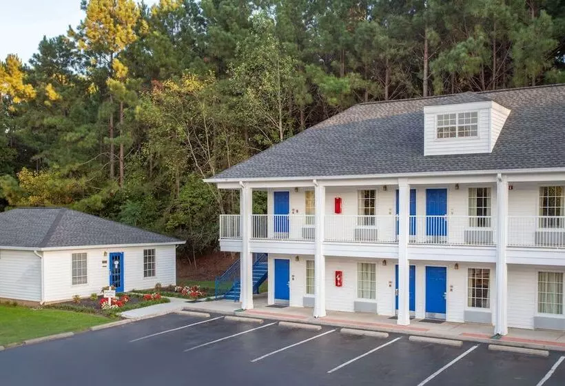 בית מלון כפרי Baymont By Wyndham Greenwood