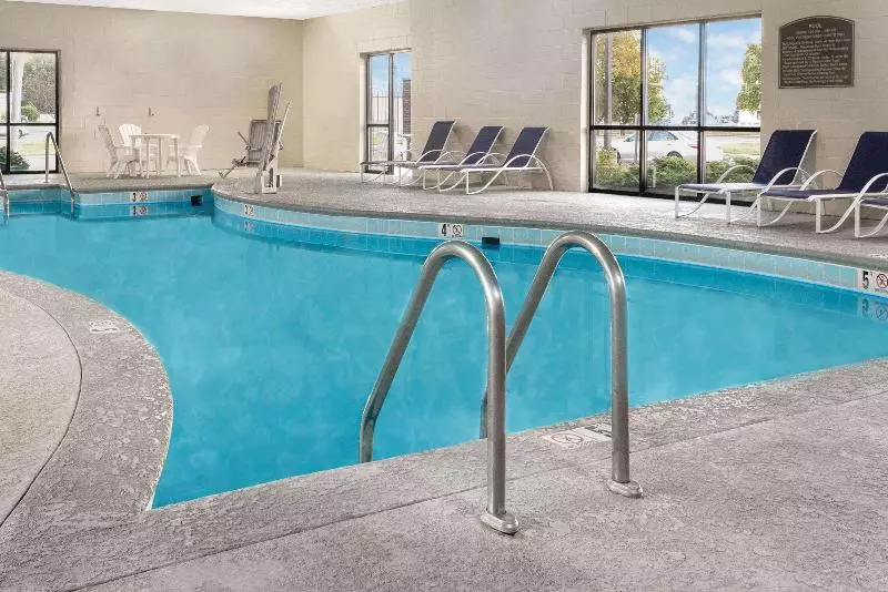 هتل Baymont By Wyndham Muncie Near Ball State University